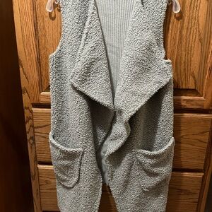 Umgee Gray vest